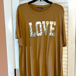 NWOT- Super Soft Storyteller “Love” T-Shirt